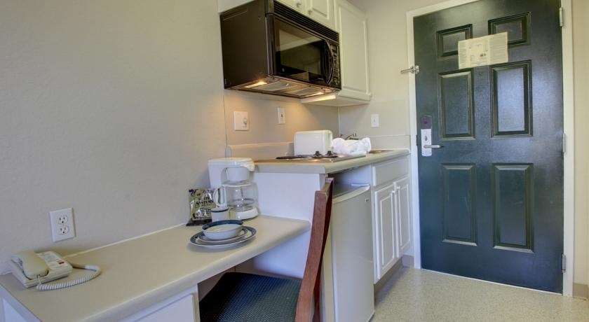 Intown Suites Extended Stay Greensboro Nc - Lanada Rom bilde