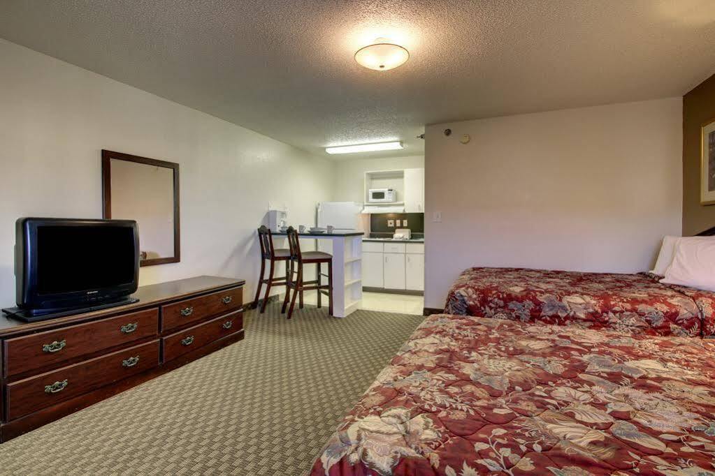 Intown Suites Extended Stay Greensboro Nc - Lanada Eksteriør bilde