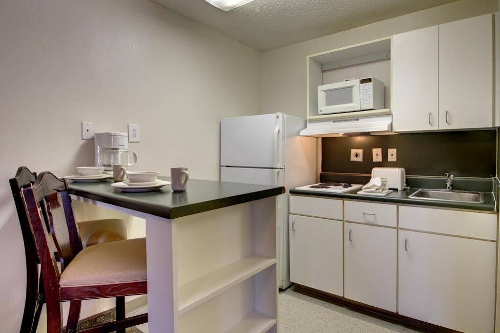 Intown Suites Extended Stay Greensboro Nc - Lanada Eksteriør bilde